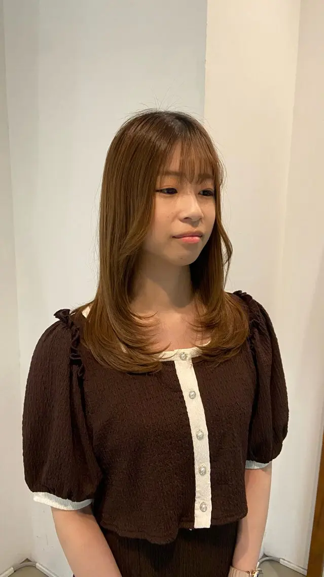 セミロング まつ あみのヘアスタイル