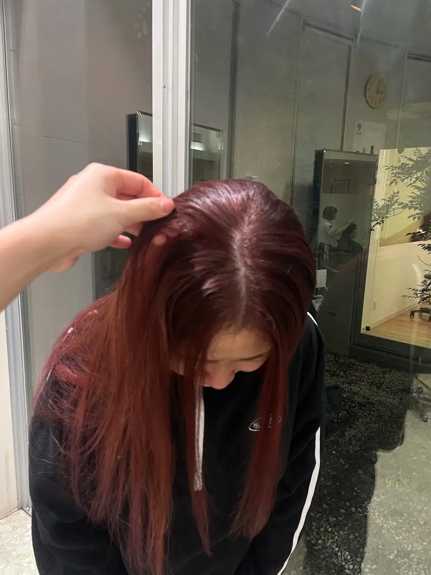 カラー ヘアカラー 尾﨑 ひよりのヘアスタイル