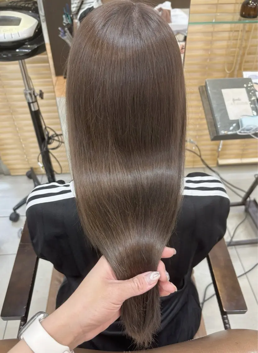 セミロング カラー 透明感カラー グレージュ ヘーゼル ヘアカラー トリートメント 頭皮×髪質改善 透明感カラー💎中村のヘアスタイル