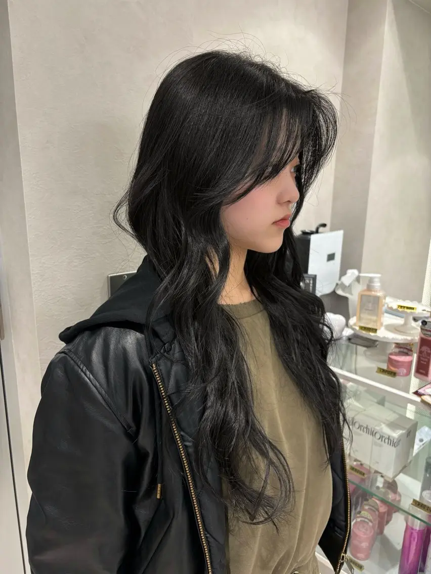 ロング ハッシュカット ハイレイヤー レイヤーカット カット ヘアカラー トリートメント Yuta✂︎ 韓国レイヤー🪽のヘアスタイル