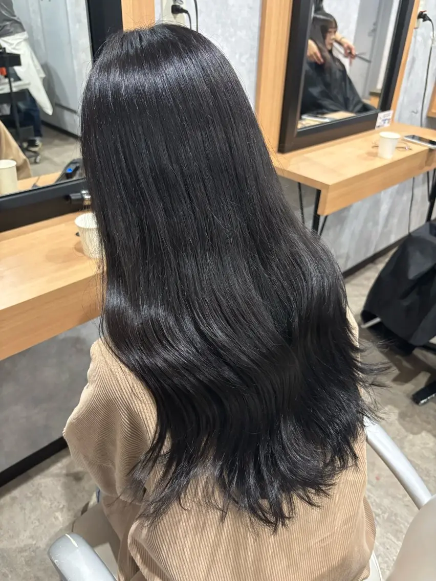 【今話題❗️次回に残留しない🩶👀】暗髪戻し透明感カラー➕ケアケラチントリートメント＋前髪顔まわりカットの写真