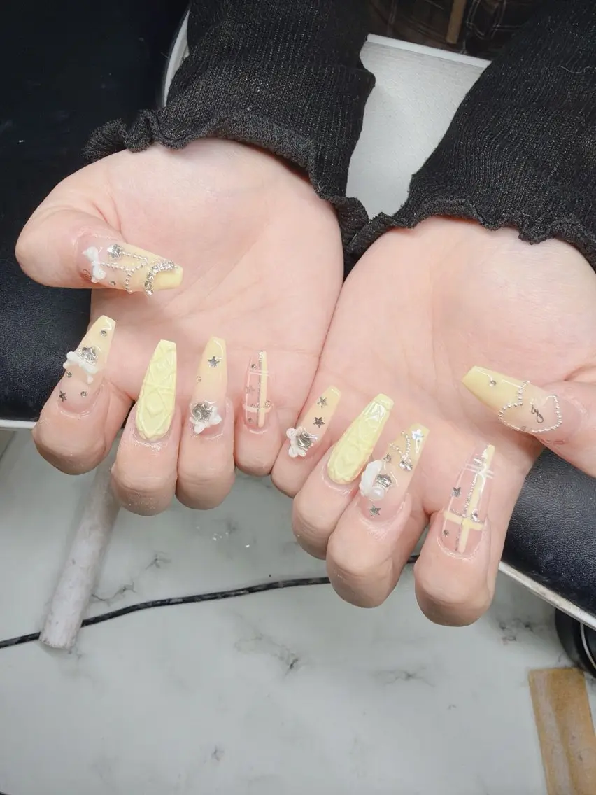 ネイル ハンドネイル Lee Nailsのネイルデザイン