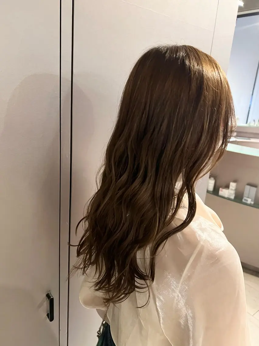 セミロング カット 平山 沙羅のヘアスタイル