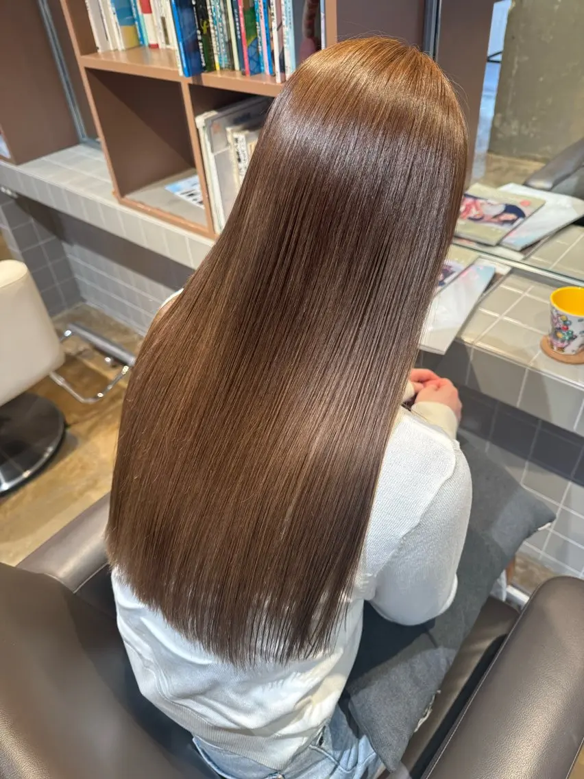 ロング カラー 透明感カラー ダブルカラー カット ヘアカラー 秋吉 結愛のヘアスタイル