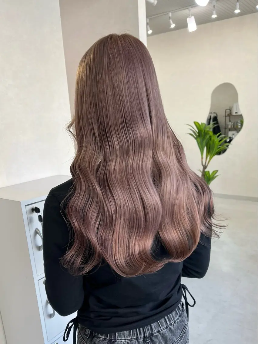 ロング カラー ヘアカラー 長山 茉白のヘアスタイル