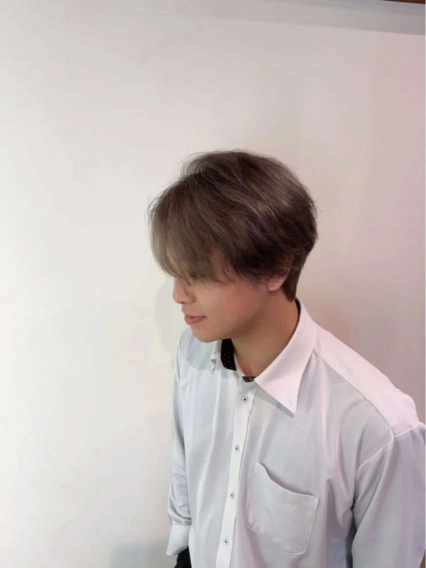 ショート カラー メンズ メンズブリーチ ベージュカラー ブリーチ ミルクティーベージュ カット シュリ /岐阜のヘアスタイル