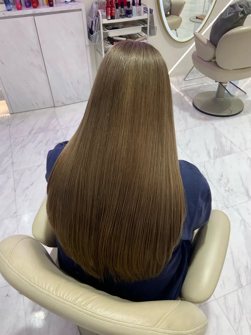 ロング カラー グレージュ ミルクティーグレージュ カット ヘアカラー トリートメント 名駅/ハイトーン /Y2k/YUNAのヘアスタイル