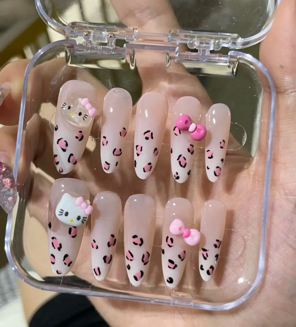 ネイル ハンドネイル 🎀 NaNa_nailのネイルデザイン
