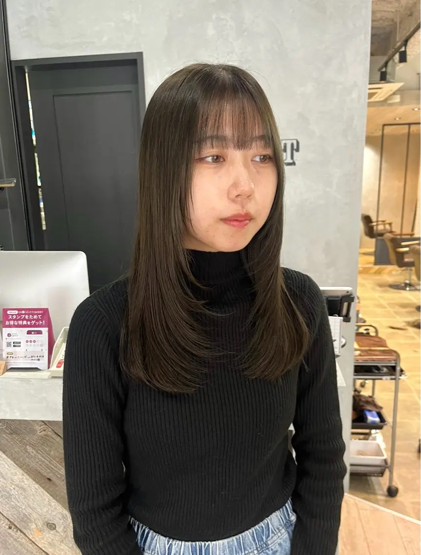 セミロング カラー ブラウンカラー レイヤーカット 番匠 海遊のヘアスタイル