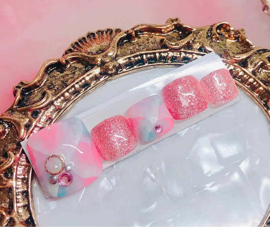 ネイル フットネイル フットネイル CROWN プライベートサロンのネイルデザイン