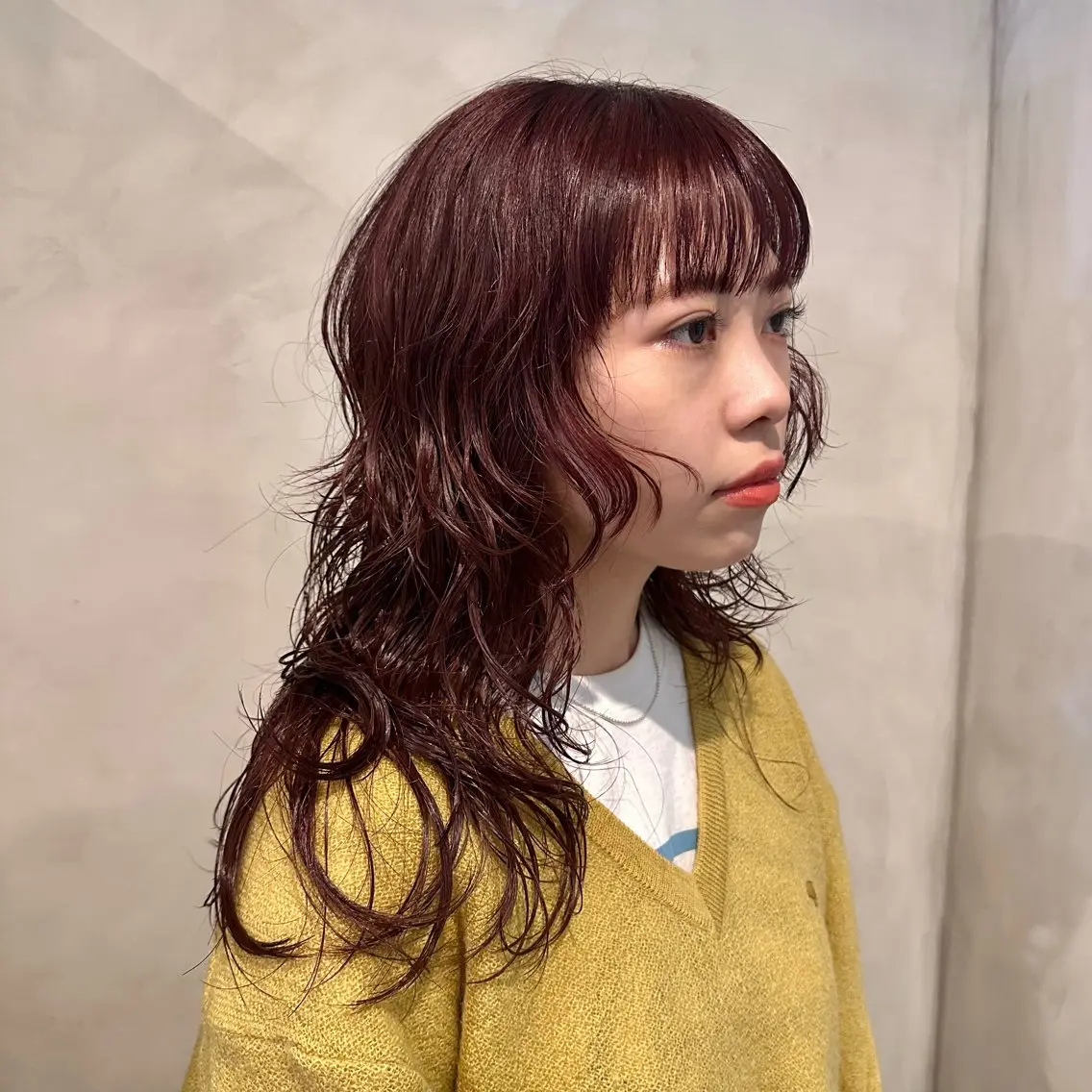 ロング パーマ ロングレイヤー 顔まわりレイヤー 顔周りカット レイヤーカット ロング Yuki☺︎パーマ レイヤーカットのヘアスタイル