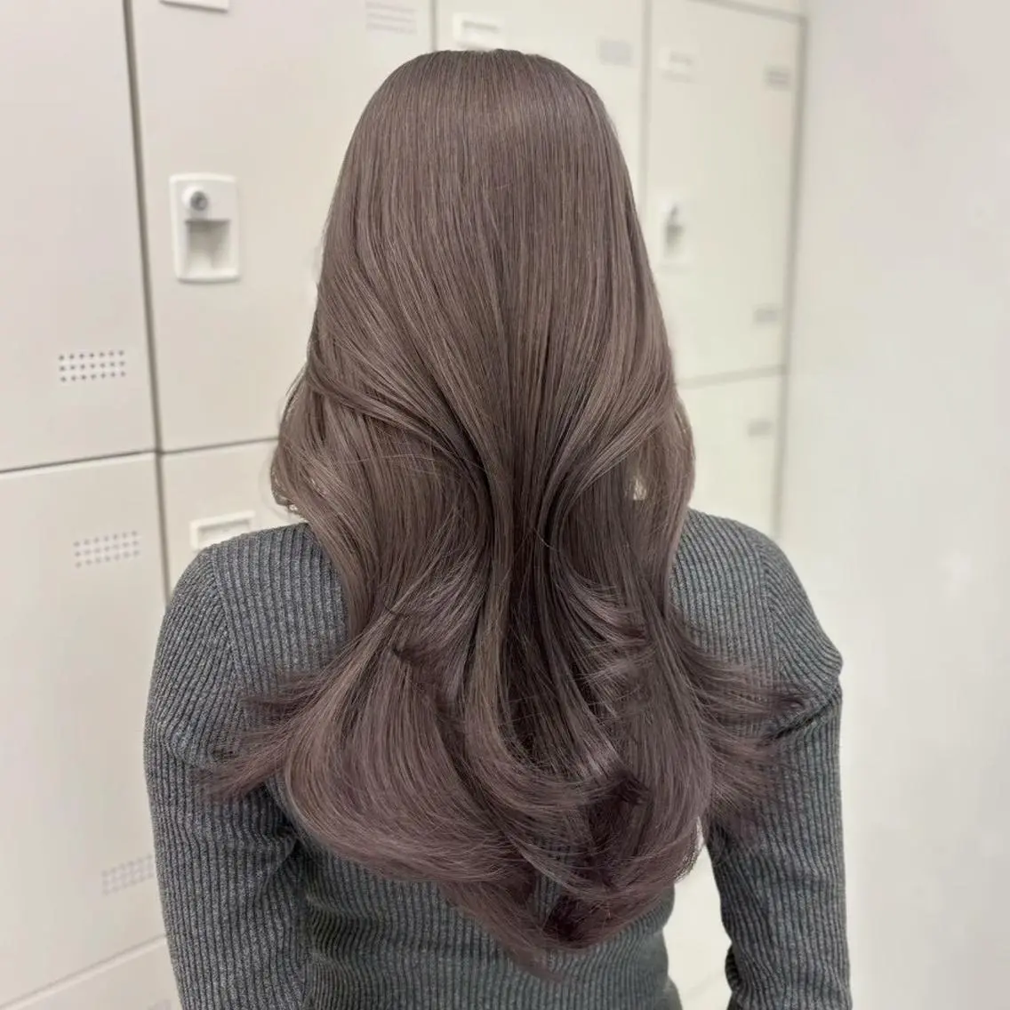 カラー 韓国風レイヤーカット 🇰🇷渋谷のヘアスタイル