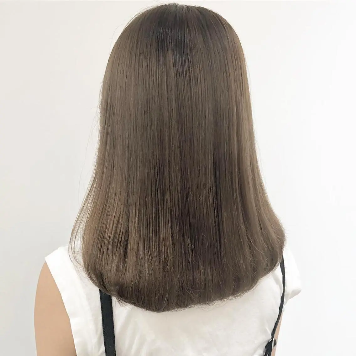 カラー フォギーグレージュ グレージュ モリ タカユキ🌵のヘアスタイル