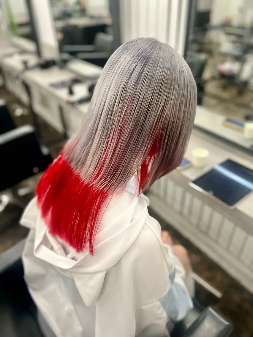 ロング カラー ブリーチ 透明感カラー レッドカラー シルバー ホワイトシルバー カット ヘアカラー 透明感カラー特化🫧 🦋栗原🦋のヘアスタイル