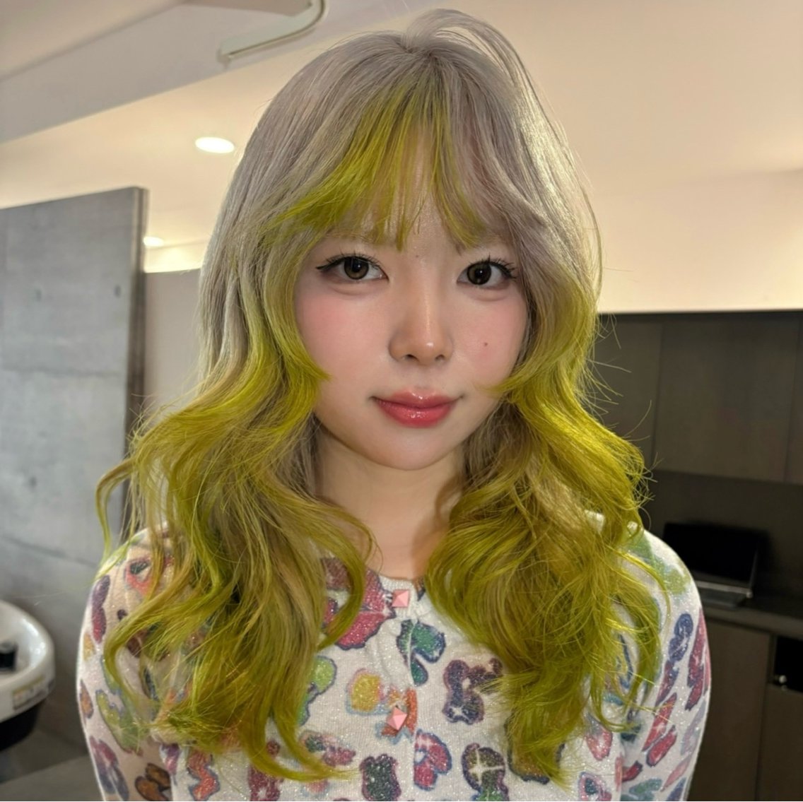 セミロング ヘアカラー トリートメント Cocona🦤 ハイトーン/レイヤーのヘアスタイル