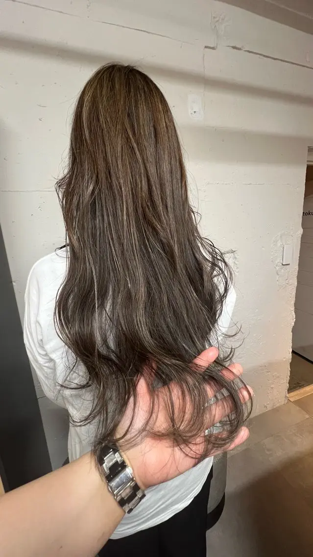 ロング カラー ベージュカラー ヘアカラー トリートメント 🎀tokute ナオ🧸のヘアスタイル