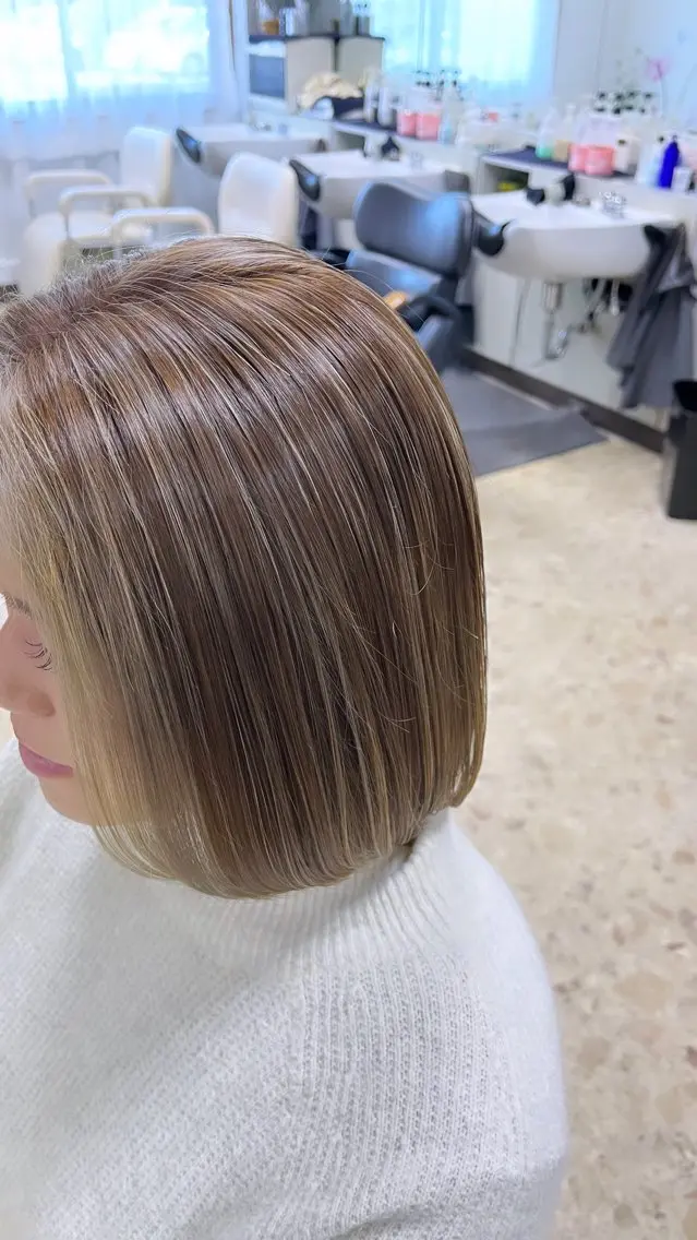 ミディアム カラー ミストバング 透明感カラー フェイスフレーミング ハイライトカラー ハイライト 山下 まりなのヘアスタイル
