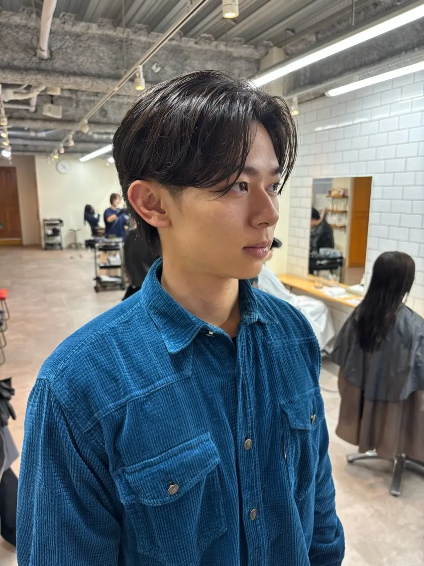 men's センターパートニュアンスパーマ×カットの写真