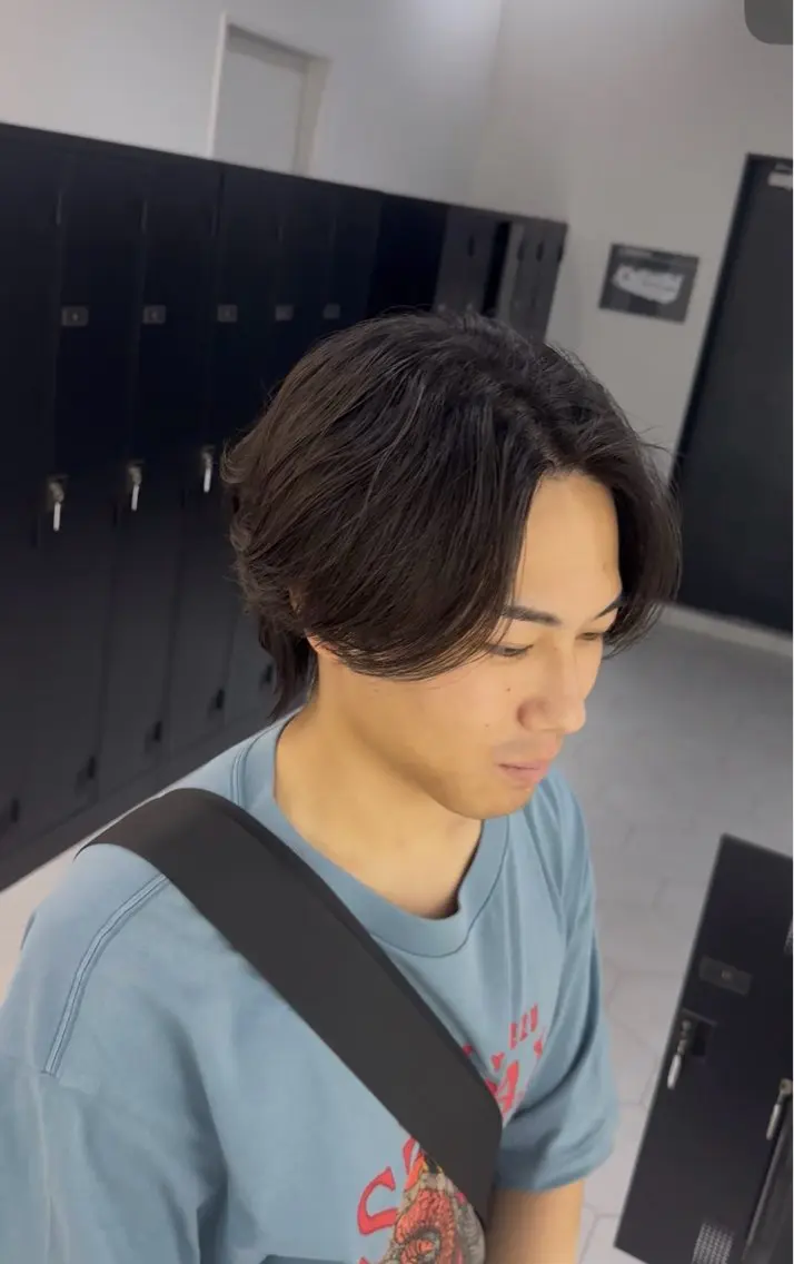 ショート パーマ メンズ センターパート メンズ韓国風 メンズパーマ 韓国風ヘア ニュアンスパーマ パーマ メンズパーマ/ ハイトーン/宗形建哉のヘアスタイル