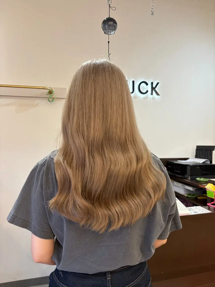 ロング カラー LUCK ユナのヘアスタイル