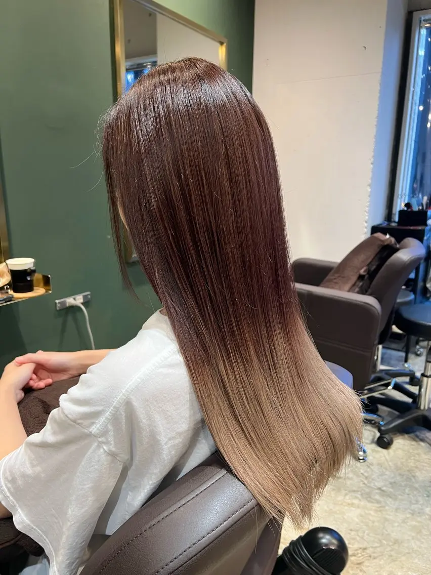ロング カラー ベージュカラー グラデーションカラー カラースペシャリスト しょう🧑🏼‍🎨のヘアスタイル