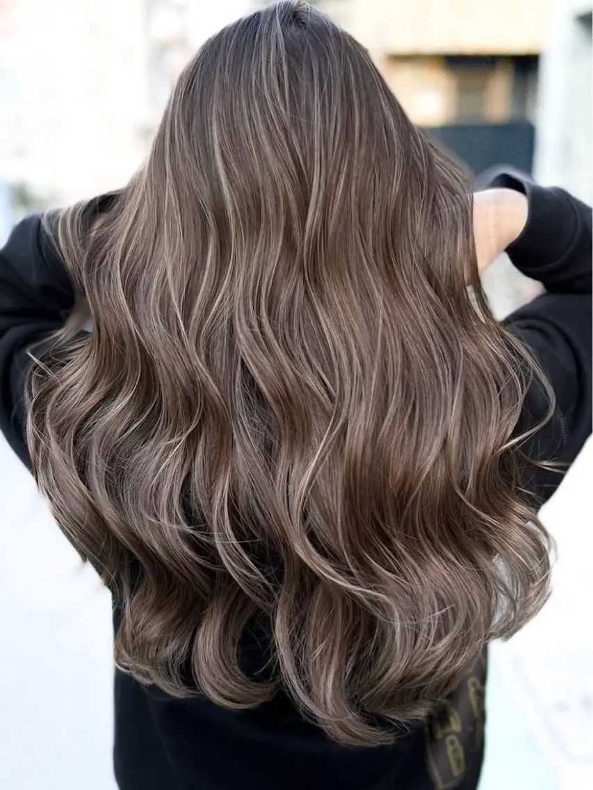 ミディアム カラー ヘアアレンジ ヘアカラー トリートメント 🫧透明感カラー/ 艶カラー🫧namiのヘアスタイル