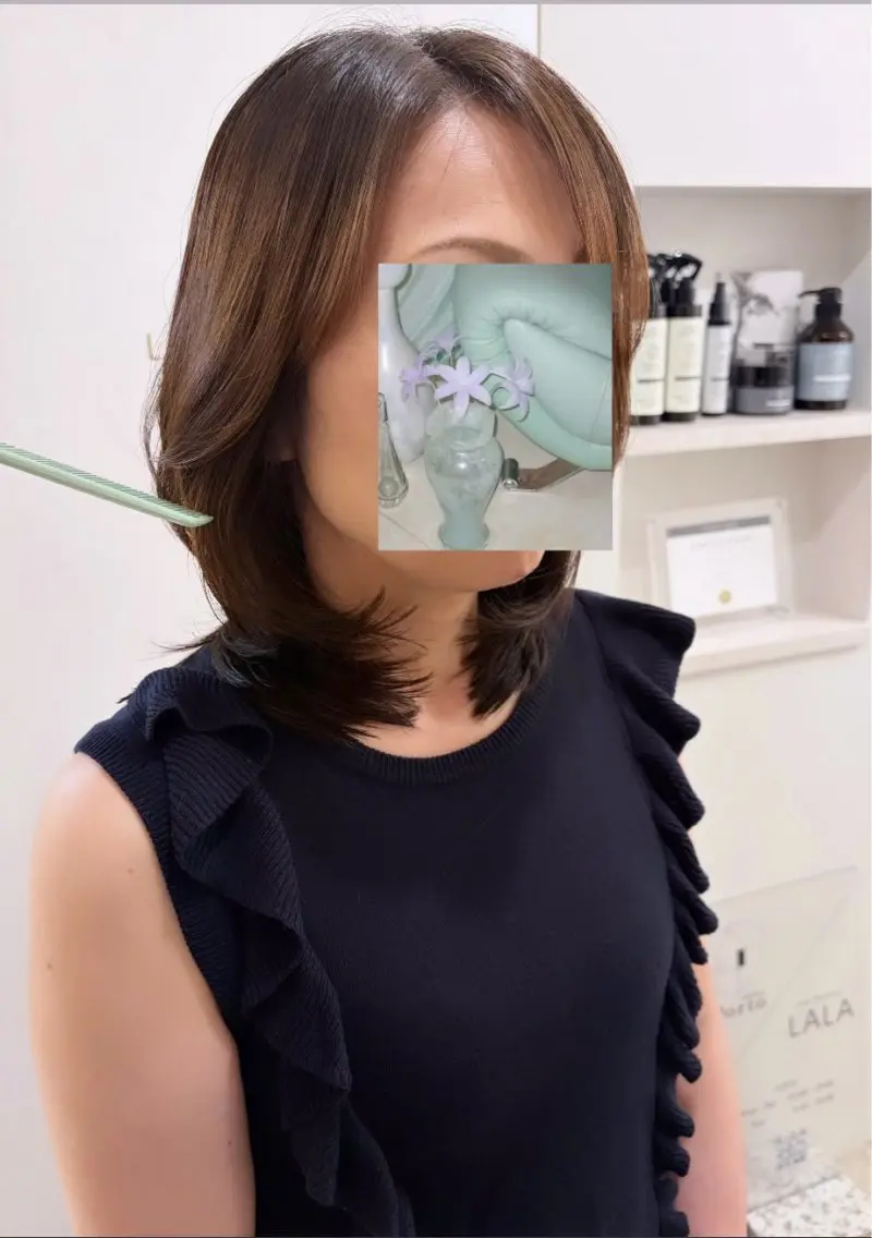 セミロング カット porto まなみのヘアスタイル