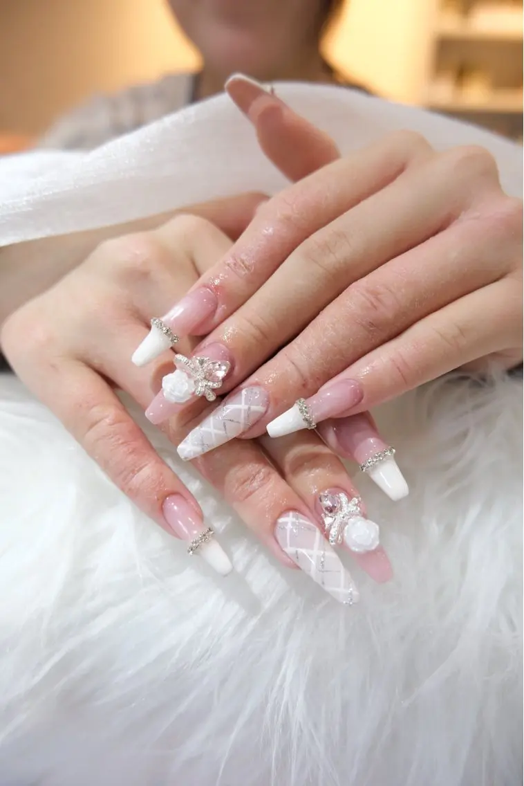 ネイル ハンドネイル Anmi Nailsのネイルデザイン