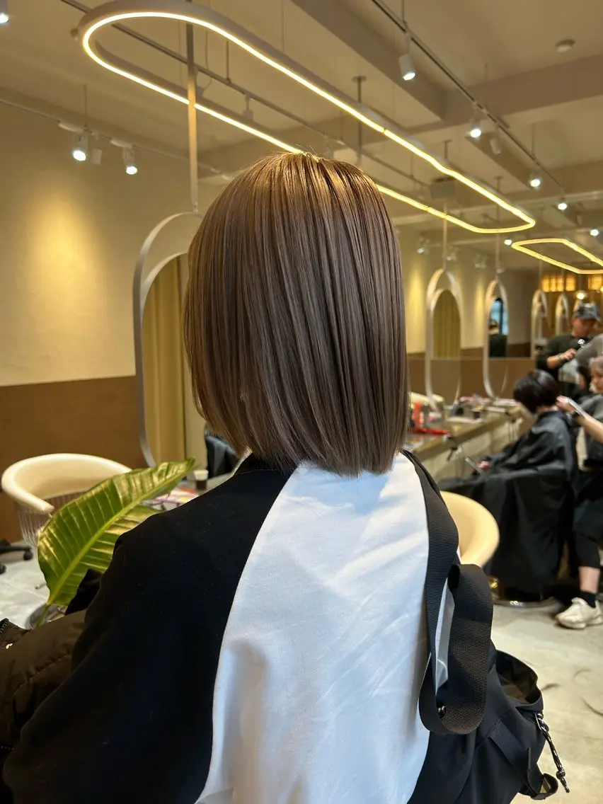 ショート カラー ベージュカラー ブリーチ ヘアカラー トリートメント 平田 悠馬のヘアスタイル