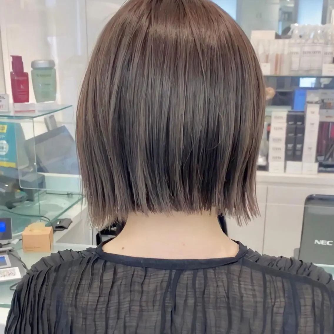 ショート カラー ヘアアレンジ KONOMI スタイリストのヘアスタイル