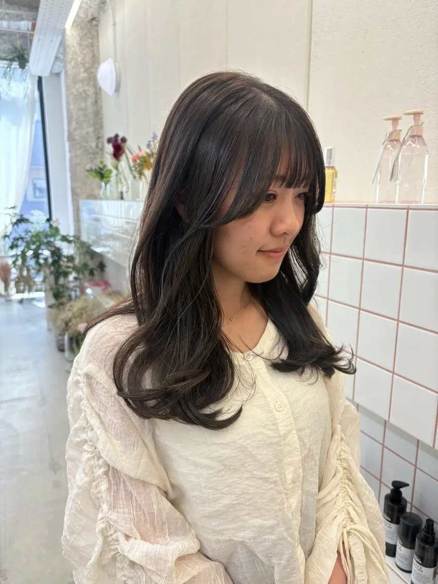 ミディアム カラー 透明感カラー グレージュ オリーブグレージュ オリーブグレー カット ヘアカラー トリートメント NIKO/名古屋/ 髪質改善/艶髪のヘアスタイル