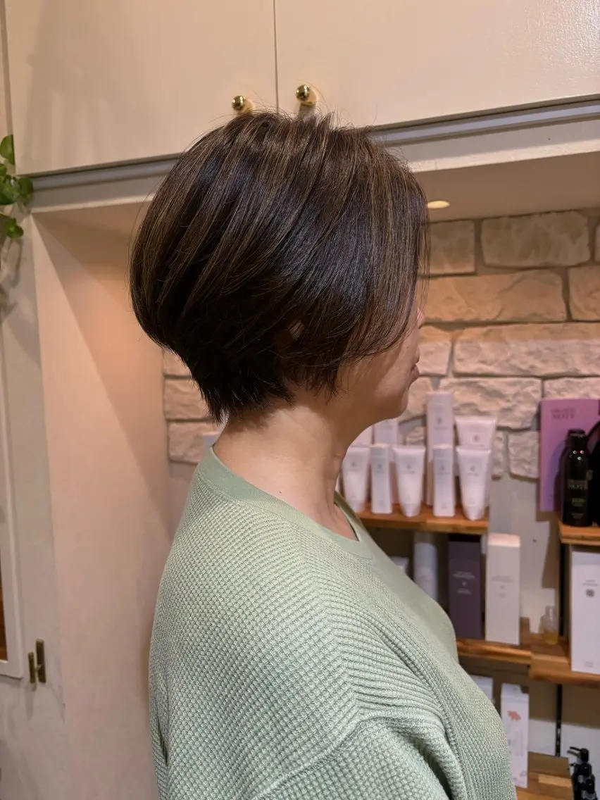 カラー ハイライトカラー 大浜 美咲のヘアスタイル