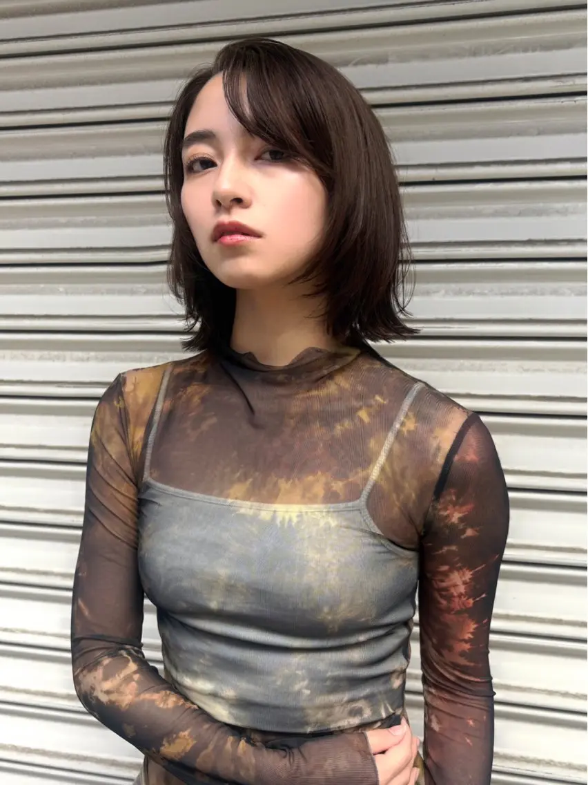 ミディアム ボブレイヤー ミディアムレイヤー アッシュ アッシュブラウン アッシュグレー 内藤 忍のヘアスタイル