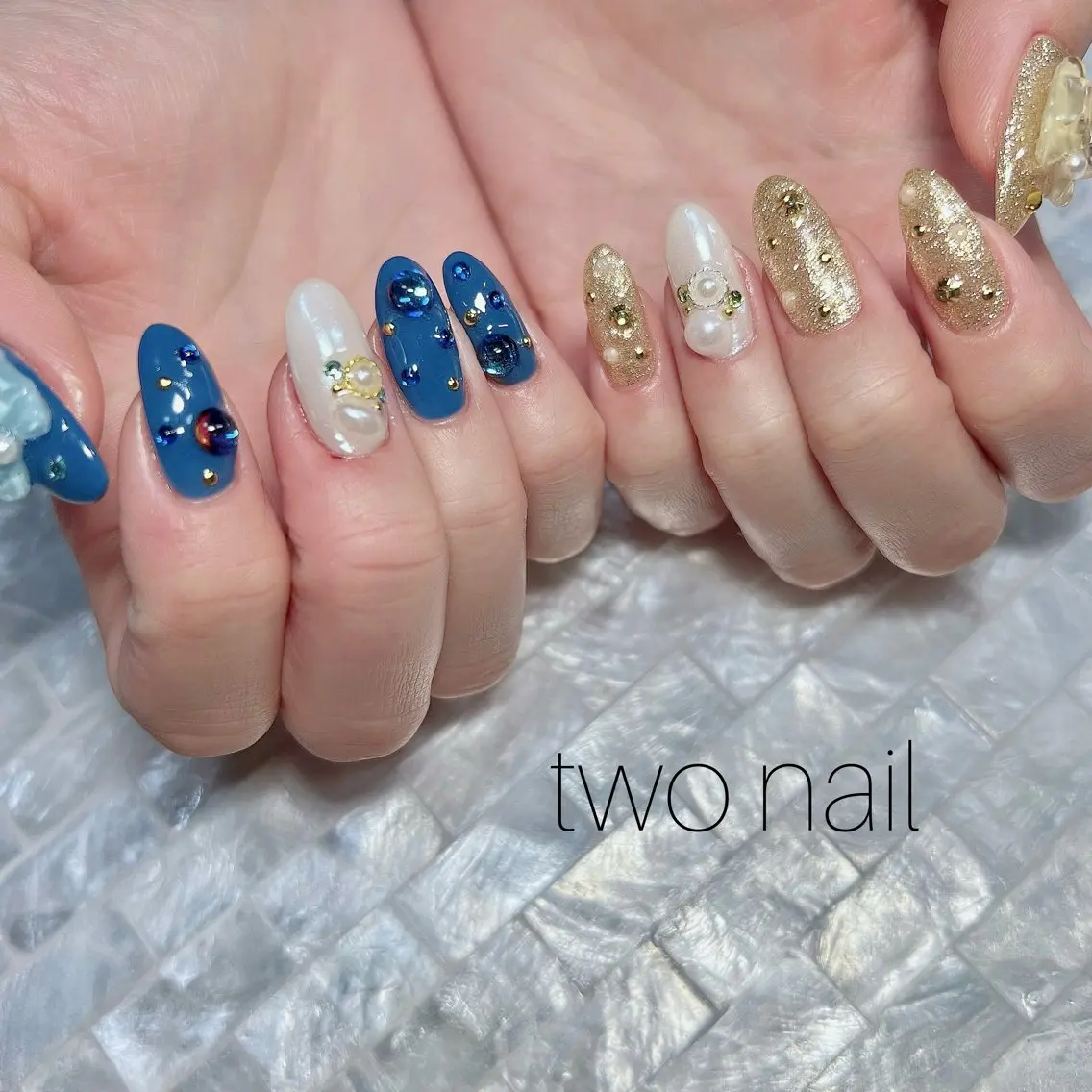 ネイル キラキラネイル 持ち込み ネイルチップ ホワイト ハンドネイル two nailのネイルデザイン