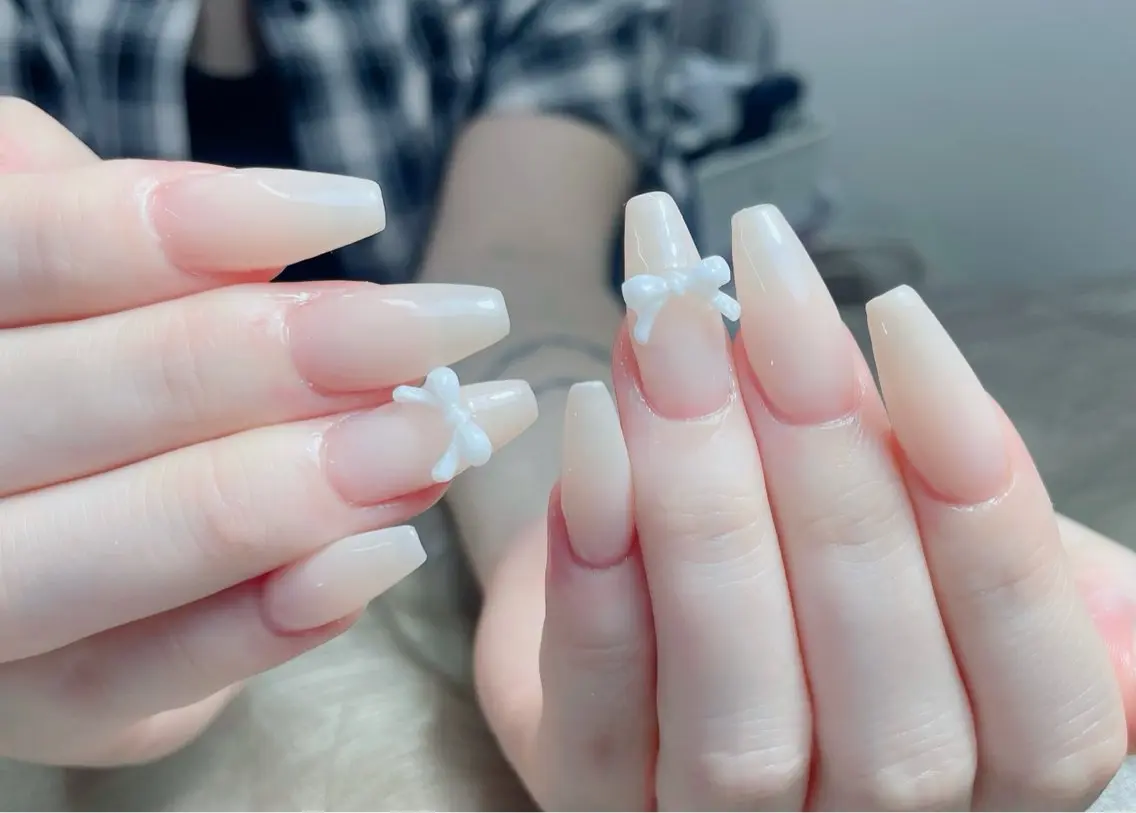 ネイル フレンチネイル ガーリー ハート キラキラネイル 韓国ネイル 中野駅から2分 MEO NAILのネイルデザイン