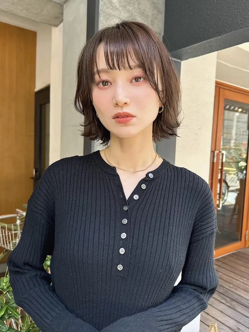 【朝の時短アイロンいらず・うねり対策】 前髪カット+前髪縮毛矯正+ブローの写真