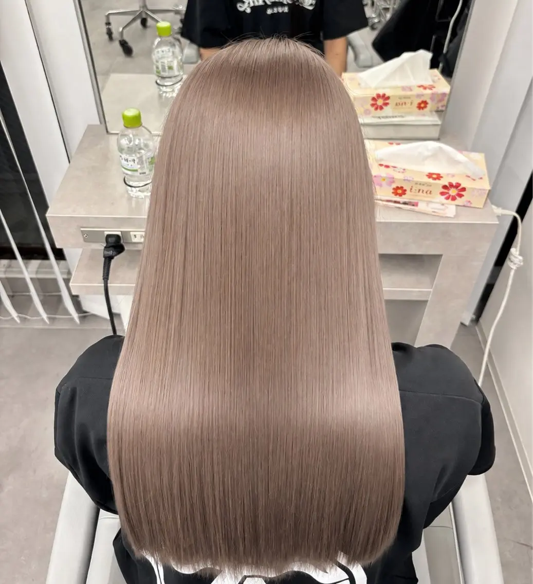 ロング カラー ヘアカラー トリートメント ブリーチ/ハイトーン 🤍そな🤍のヘアスタイル