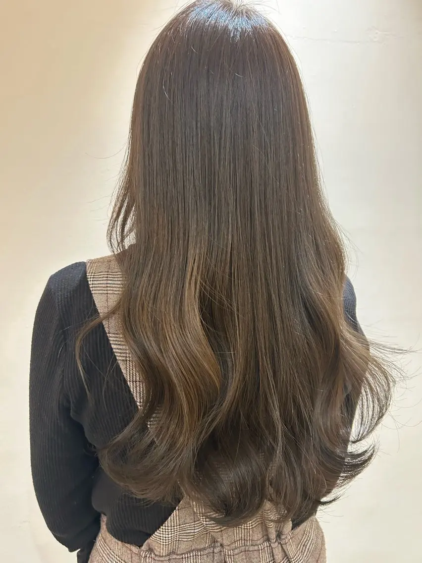 セミロング 縮毛矯正 トリートメント 古山 瞳のヘアスタイル