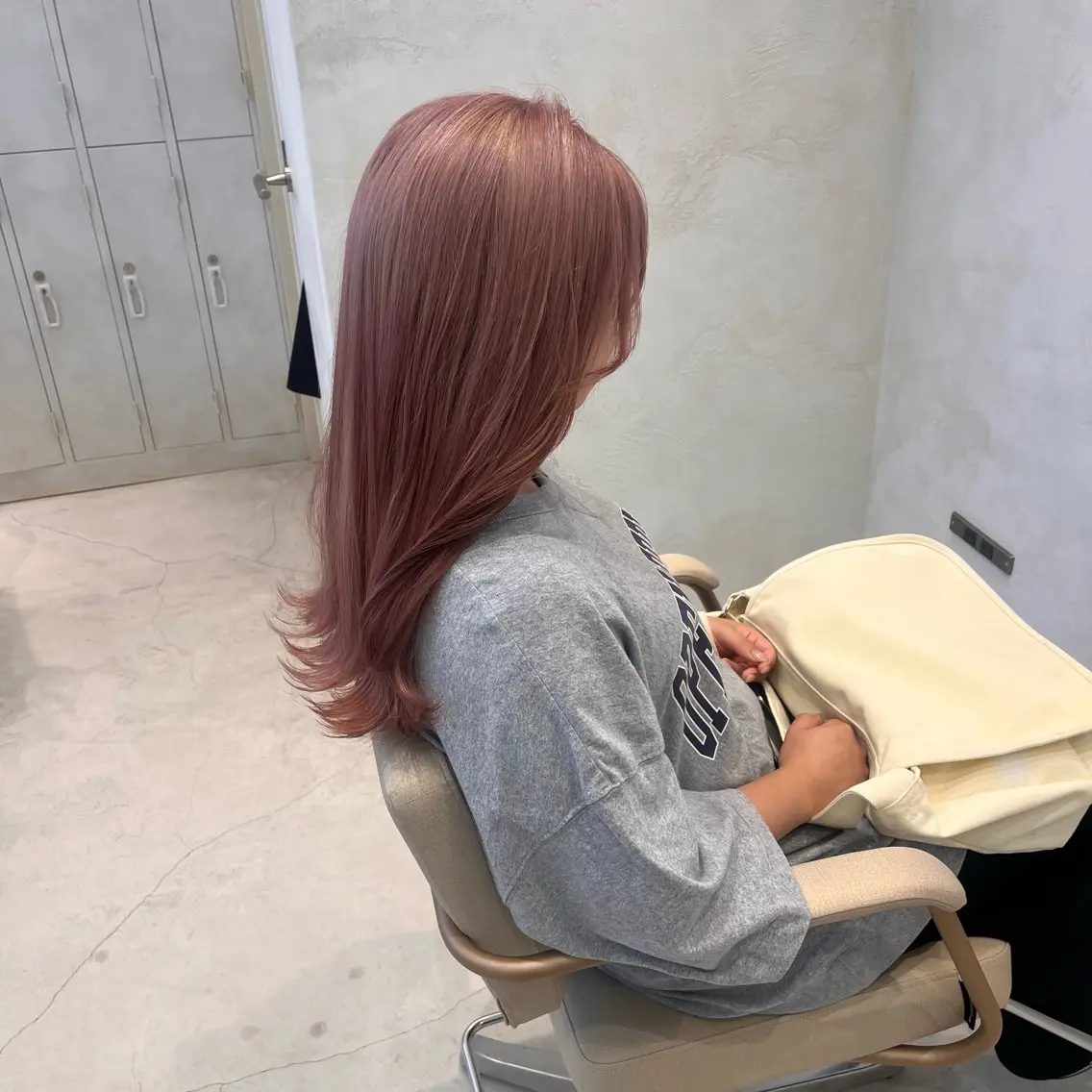 カラー 中井亜未/ 姫路ボブのヘアスタイル