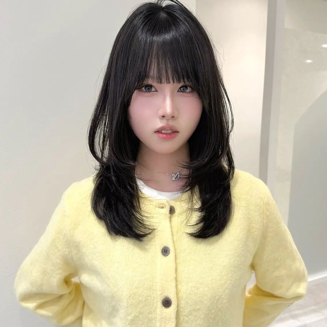 ミディアム カット 縮毛矯正 韓国𝐻𝑎𝑖𝑟 🇰🇷🖤ハラのヘアスタイル