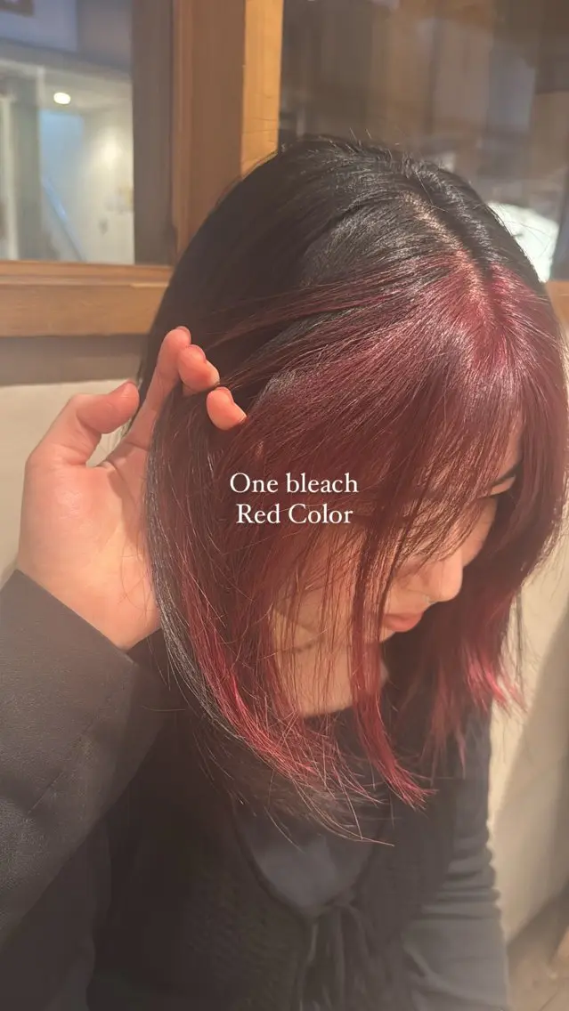 セミロング カラー ブリーチ デザインカラー レッドカラー 顔周りカット 🎀レイヤーカット/ 𝓡𝓲𝓷🎀のヘアスタイル