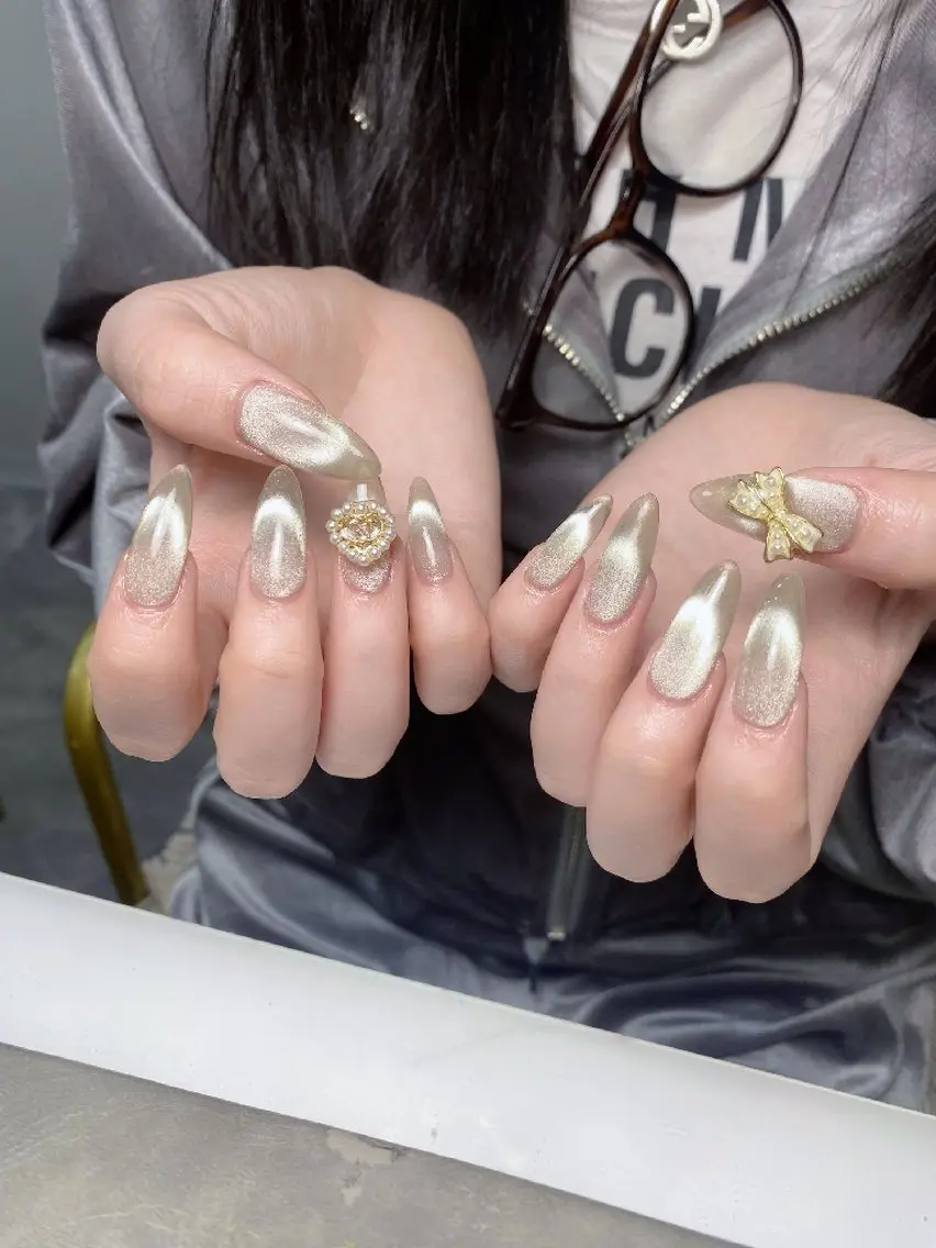 ネイル クリアネイル フラッシュネイル フットネイル フレンチネイル ジェルネイル ハンドネイル UM Nail Salonのネイルデザイン