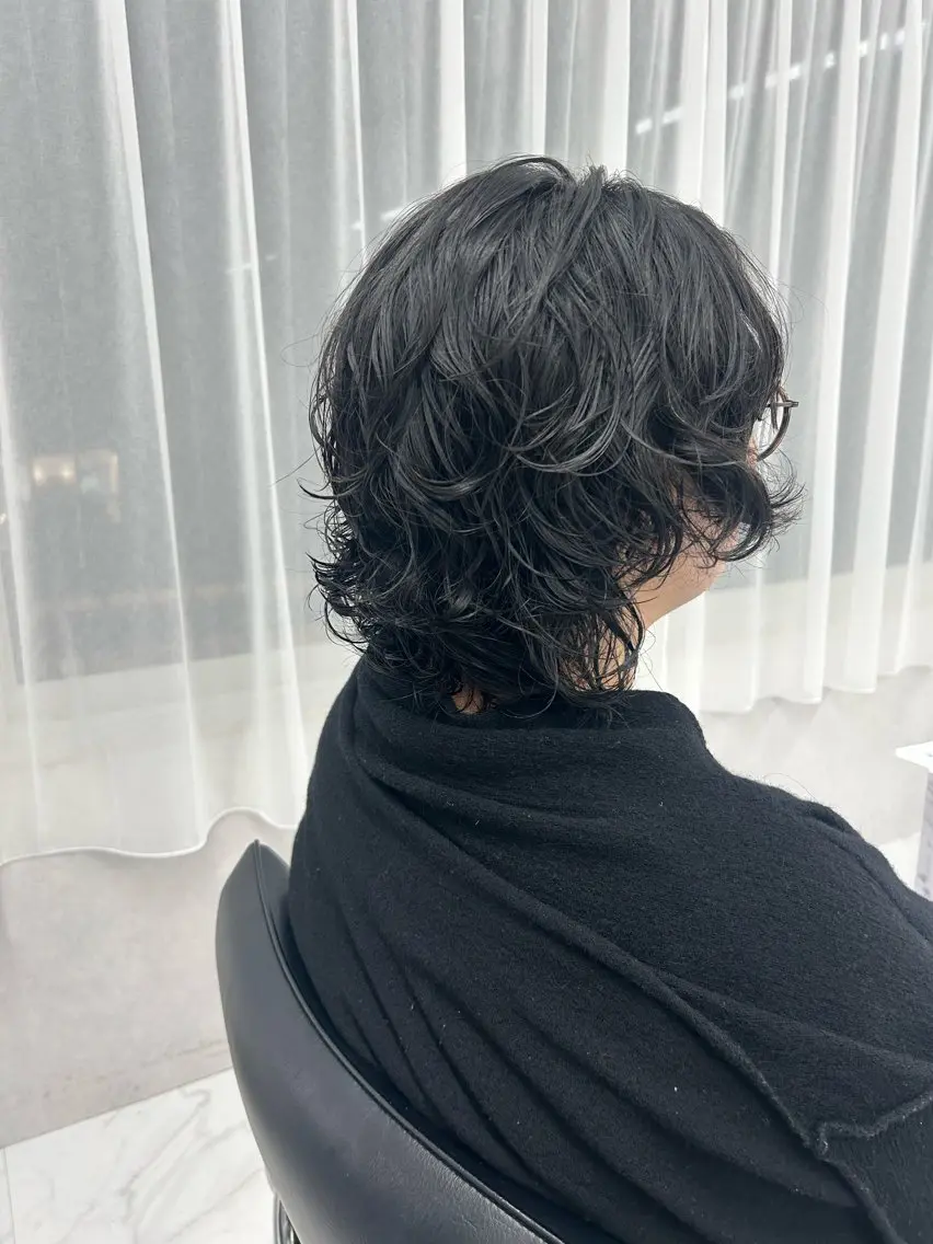 ミディアム パーマ ミディアムパーマ ウルフカット にった みずきのヘアスタイル