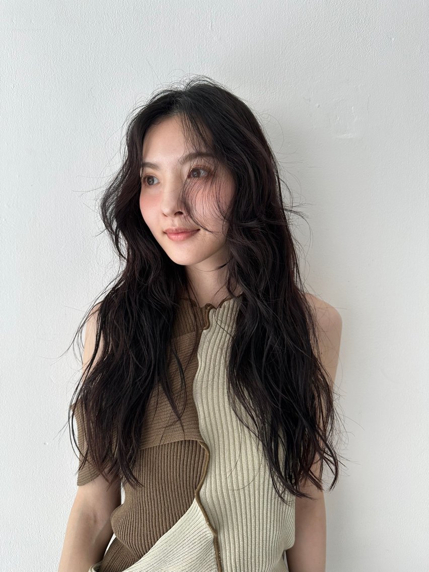 ロング パーマ カット パーマ 似合わせ透明感カラー KANAのヘアスタイル