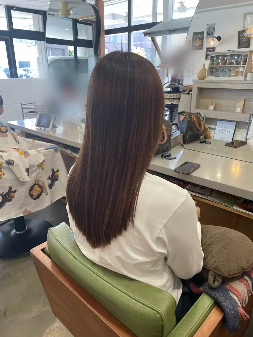セミロング カット サイトウ アヤナのヘアスタイル