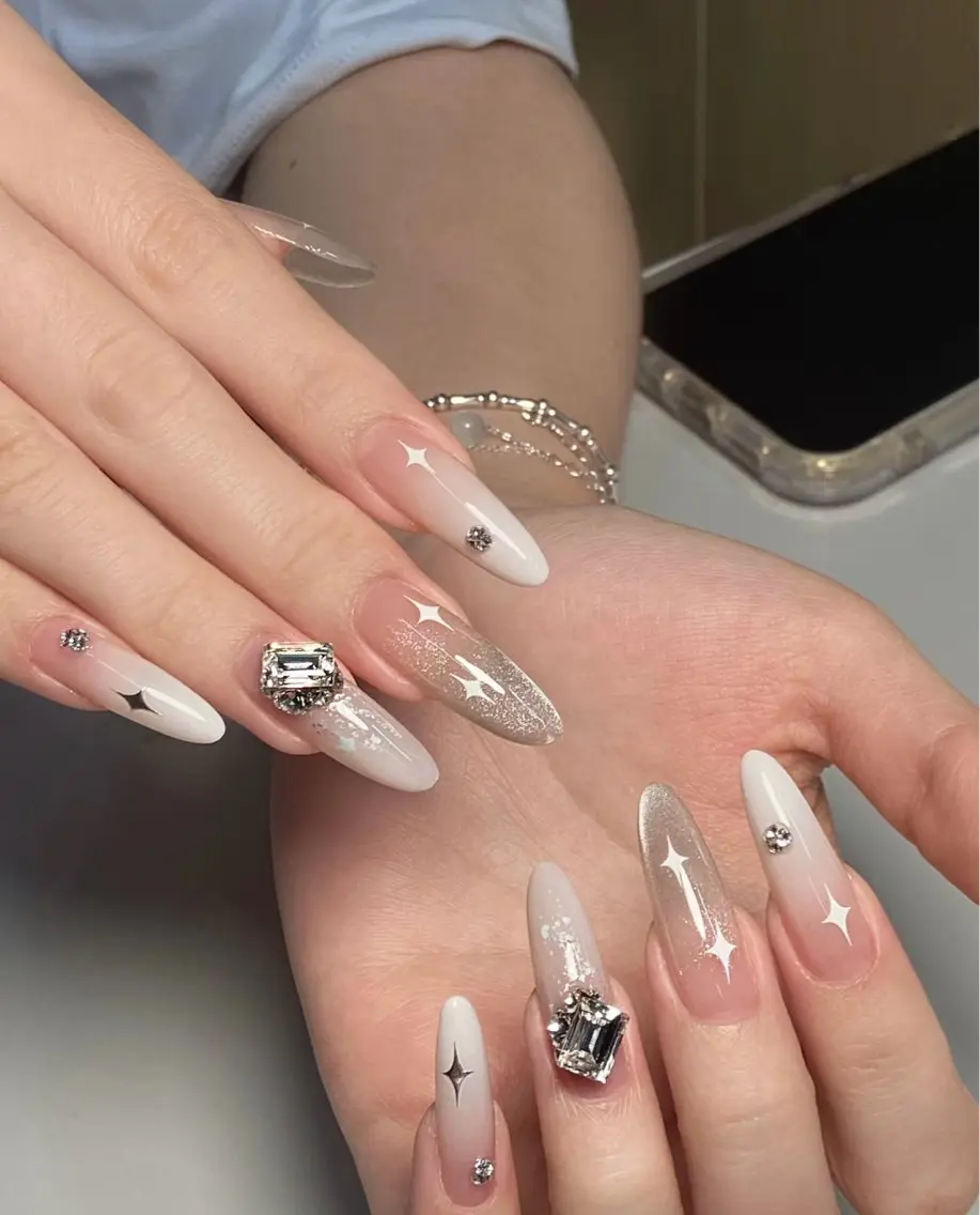 ネイル 里奈 Nailのマツエク・マツパデザイン
