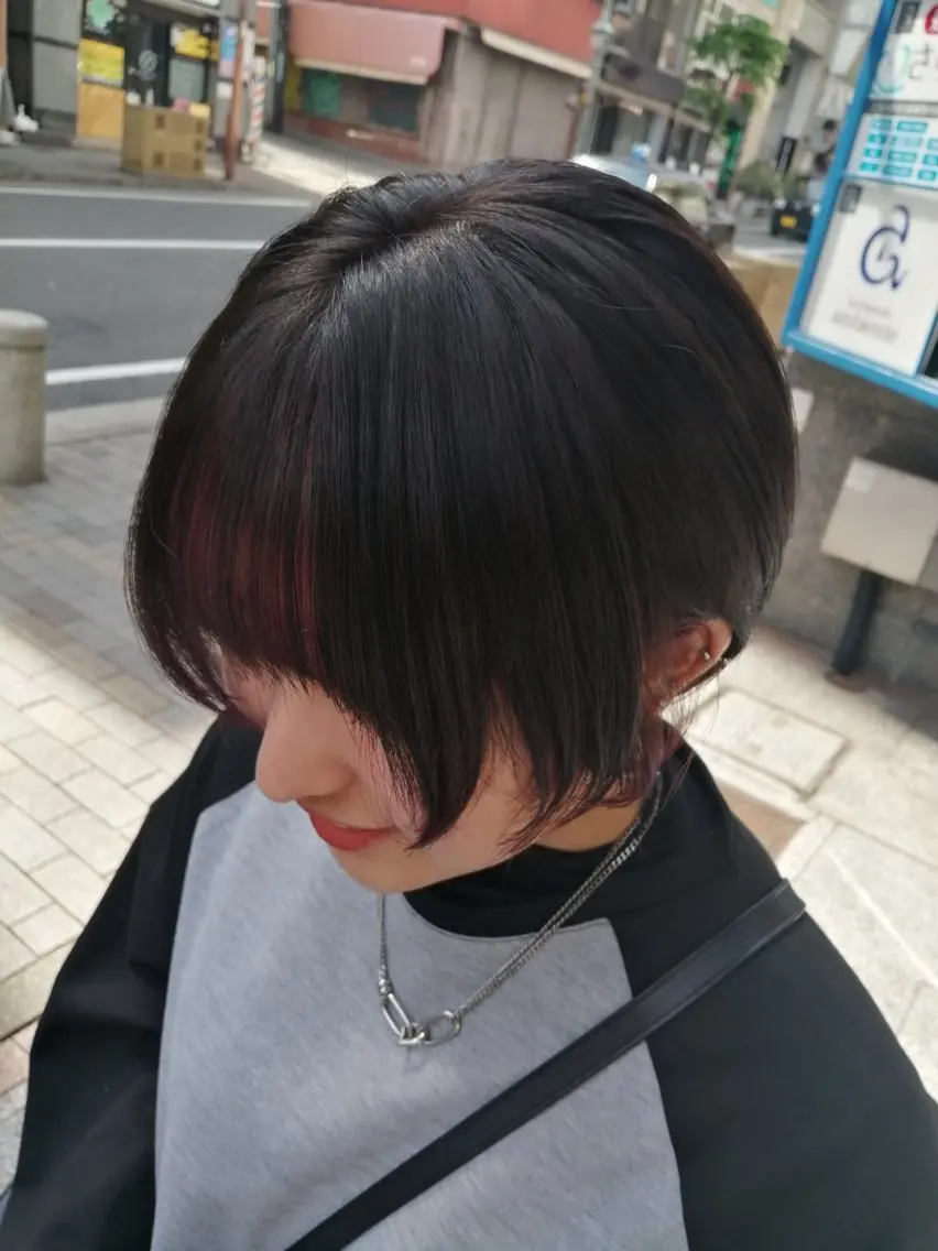 ショート カラー インナーカラー 福永 ちひろのヘアスタイル