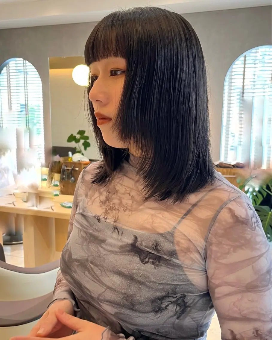 ミディアム カラー レイヤーカット カット ヘアカラー 伊佐治 夕芽のヘアスタイル
