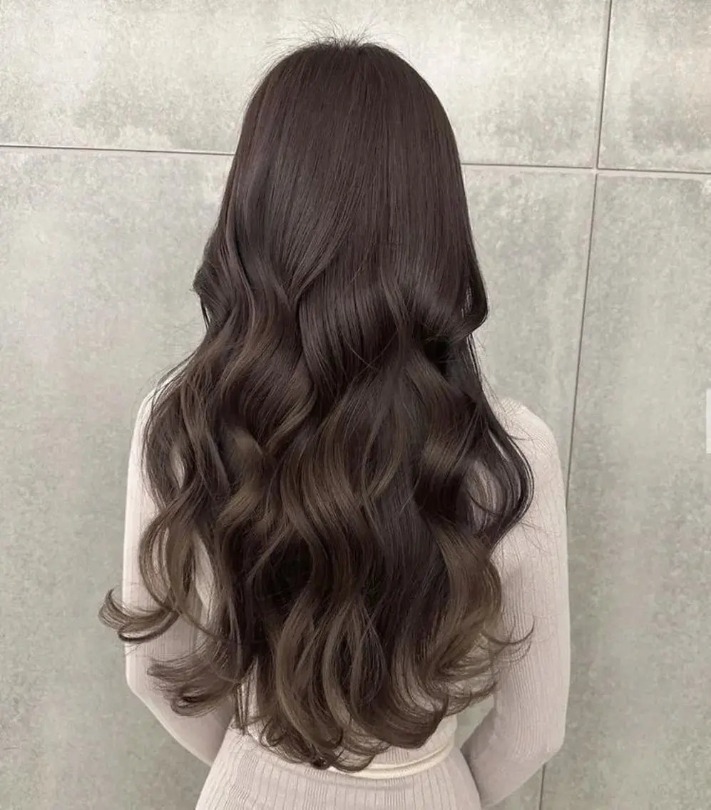 巻き下ろしヘアの写真