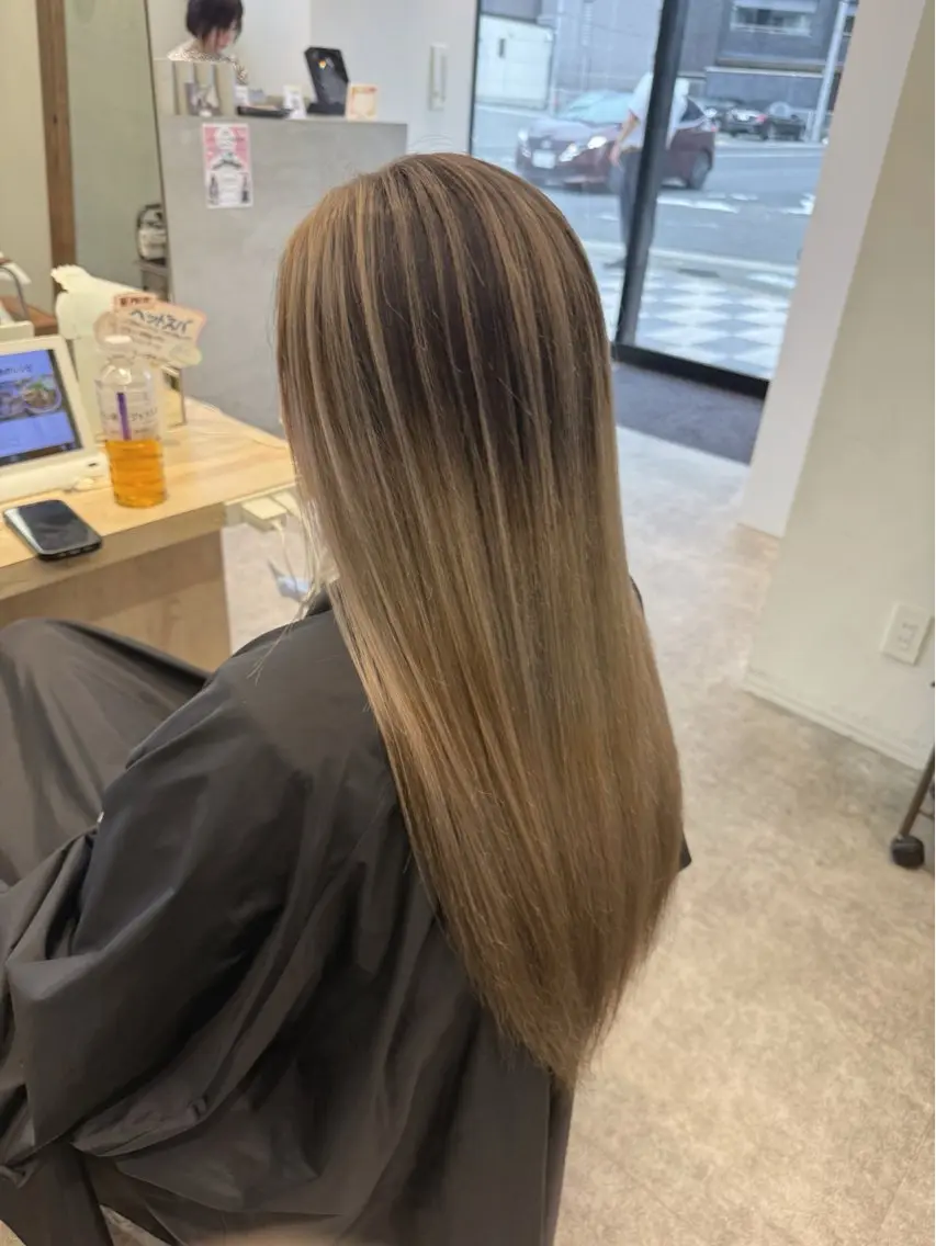 ロング カット ヘアカラー トリートメント 赤み消し×髪質改善 🍏上田晃司のヘアスタイル
